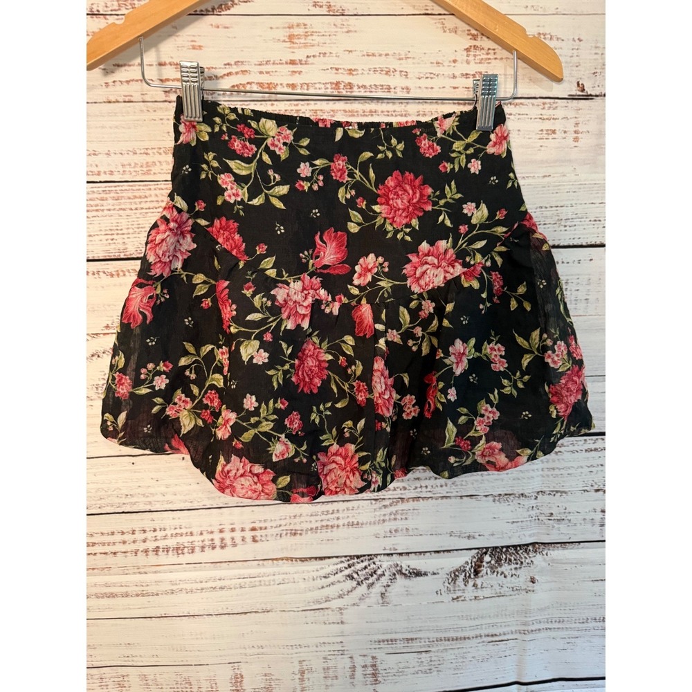 H&M Divided Black Floral Smocked Waist Mini Skirt XS Rose Print Boho